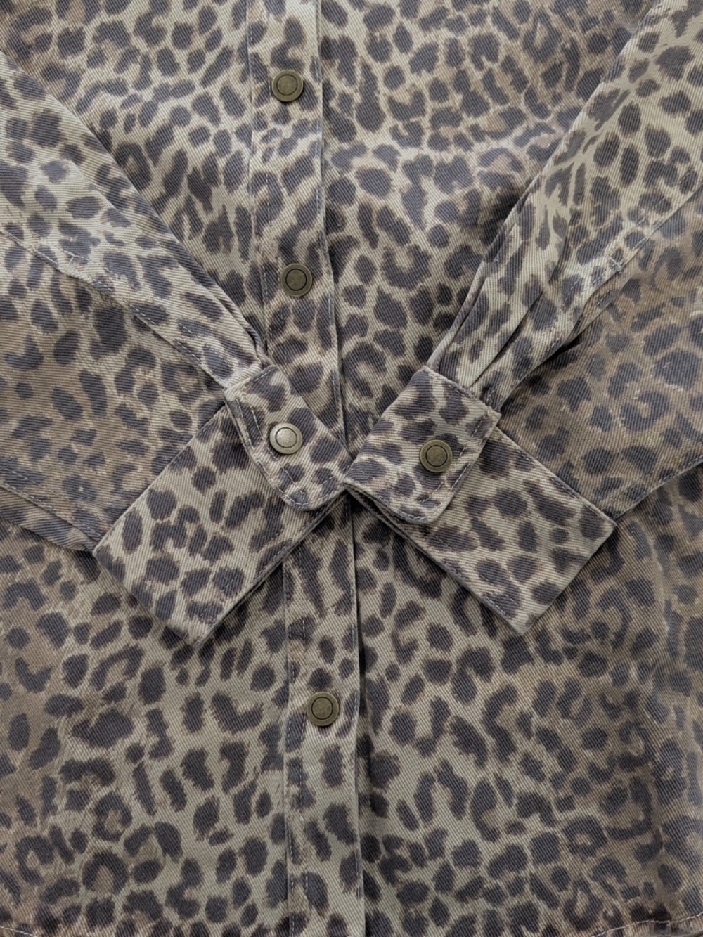 Xirena Gia Shirt Sable Leopard Print Denim NWT Small Snap Button Relaxed Cotton - Picture 7 of 14